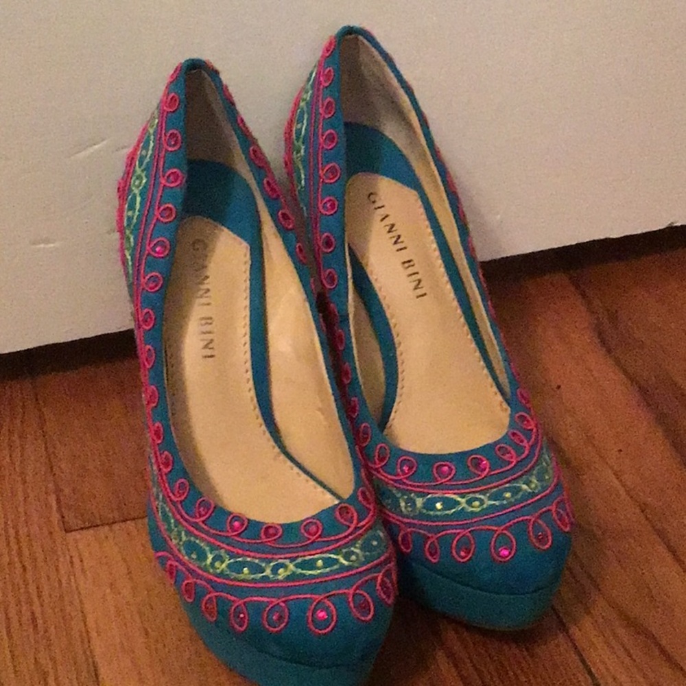 Gianni Bini heels 6.5